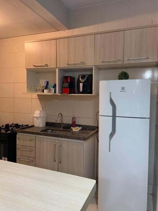 Ap Com Garagem E Piscina, Prox Aeroporto, Shoppings *